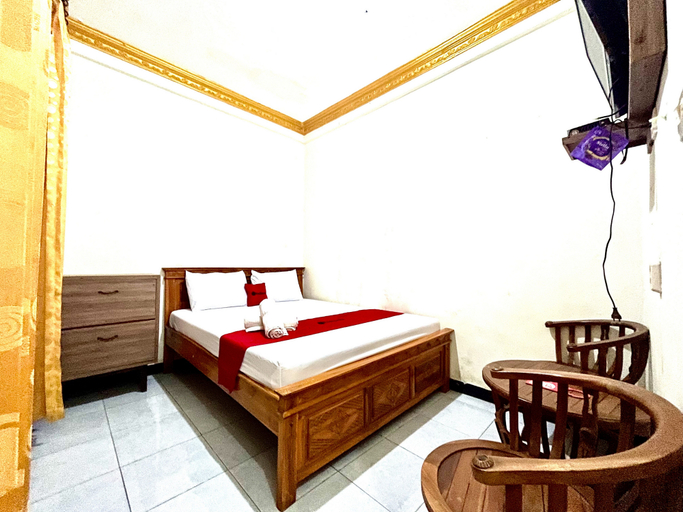Bedroom, RedDoorz @ Hotel Huni Raya Bromo, Probolinggo