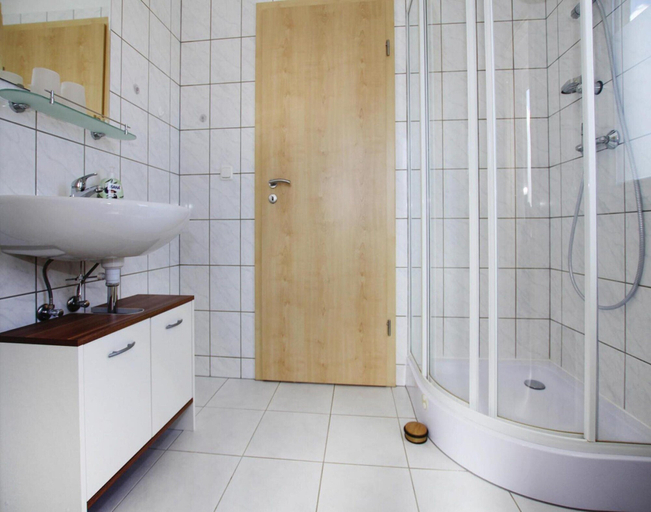 Bathroom, Ferienhaus Seeadler am Vilzsee in Mirow, Mecklenburgische Seenplatte