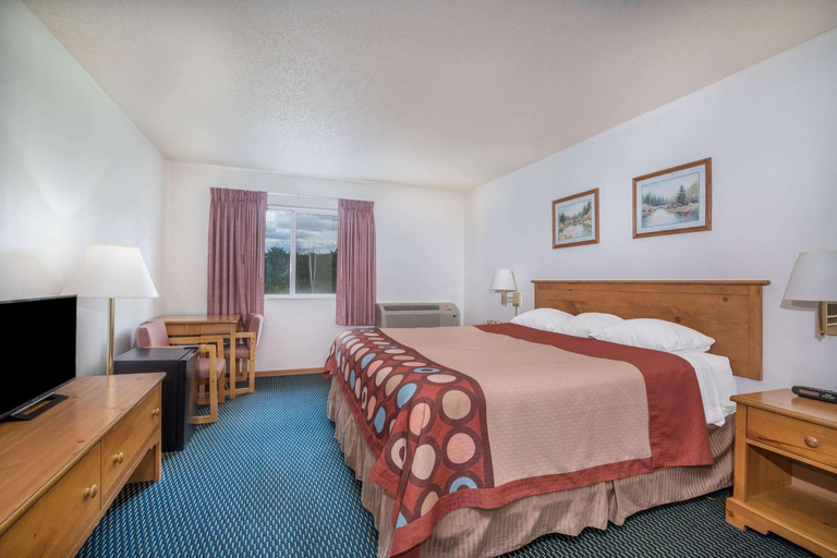 Bedroom 3, Super 8 by Wyndham Phillips, Price
