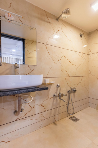 Bathroom 3, Hotel Noble Inn, Ahmadabad