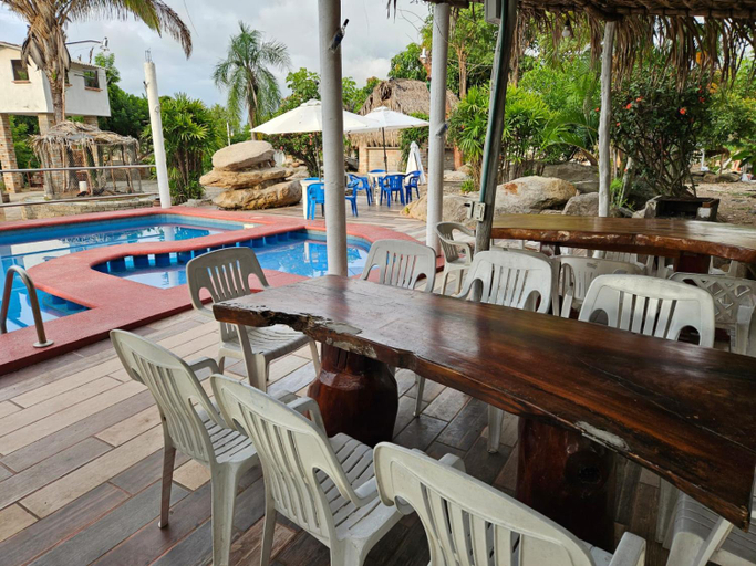 Food & Drinks, Las Cabanas del Tio Lalo, Compostela