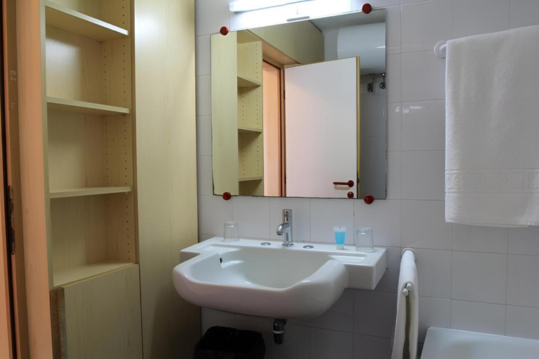 Bathroom, Portorotondo Gardens, Olbia-Tempio