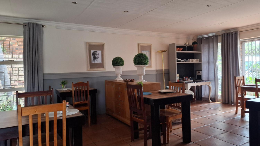 Food & Drinks, Dormio Manor Guest Lodge, Gert Sibande
