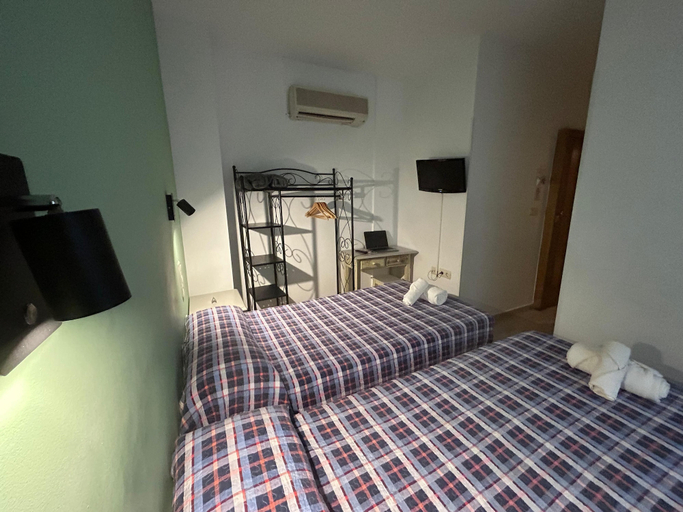 Bedroom 3, Hostal El Olivo, Granada