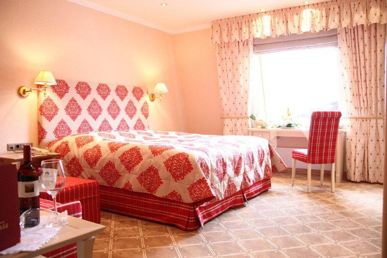 Bedroom 3, Hotel Klosterbrau, Innsbruck Land