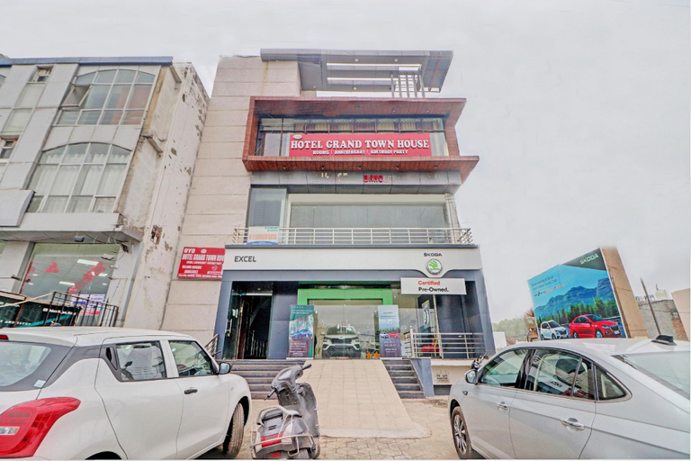Others 5, Grand Townhouse, Palwal
