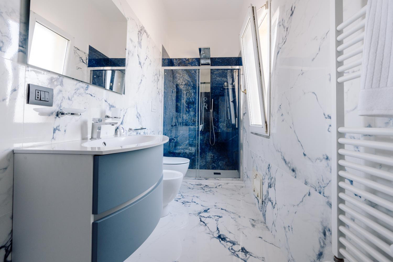 Bathroom 17