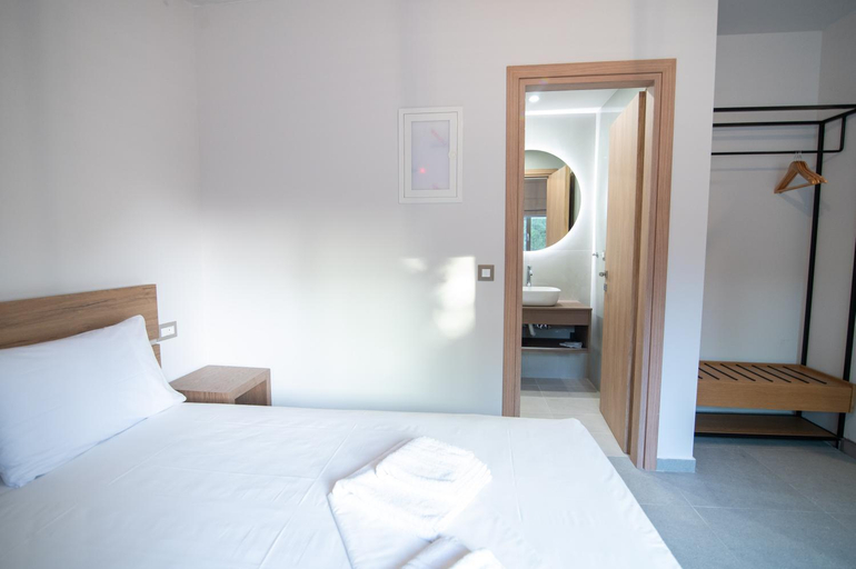 Bedroom 3, Raptis Apartments, Epirus