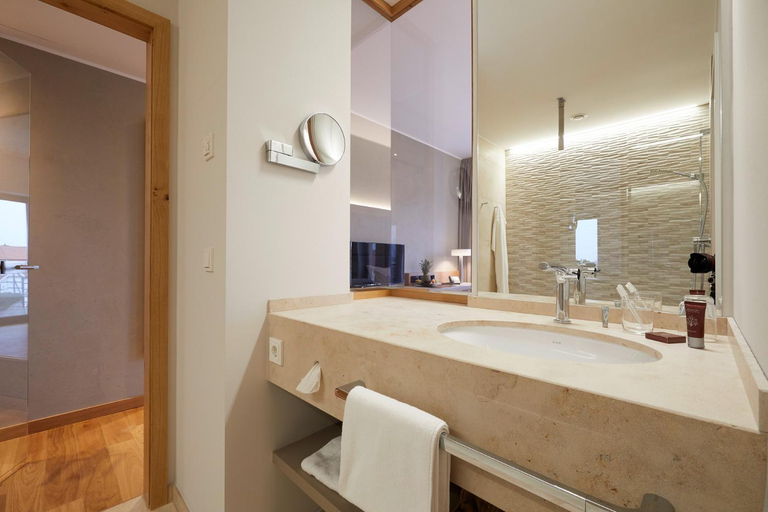 Bathroom 15