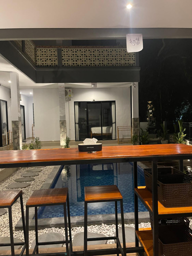 Food & Drinks 5, Lastari House, Badung