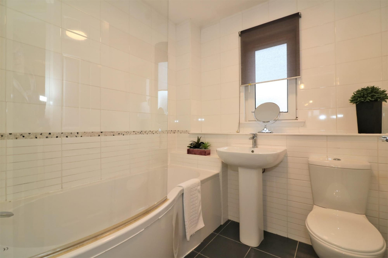 Bathroom 3, Angus House - Glasgow, Glasgow