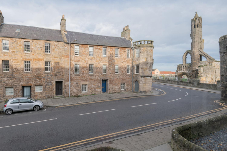 Others 5, Priorsgate, Fife