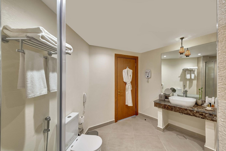 Bathroom 5, Western Hotel Liwa