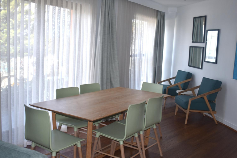 Dining Room 11