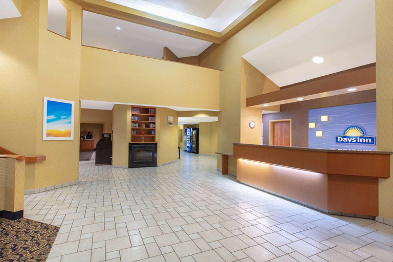 Public Area 2, Days Inn by Wyndham Tulsa Central, Tulsa