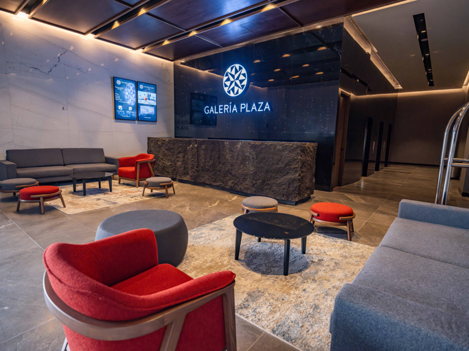 Public Area 4, Galeria Plaza Leon, León