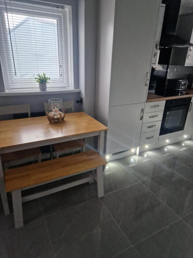 Others 5, Captivating 2-bed Apartment in Tenby, Pembrokeshire