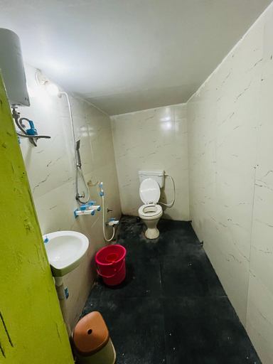 Bathroom 3, Kanishka Palace, Ujjain