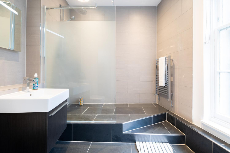 Bathroom 3, Kula London - Covent Garden Opera House, London