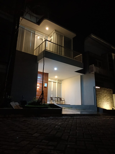 Exterior & Views 2, Villa Ravindra, Malang
