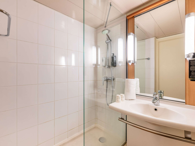 Bathroom 24