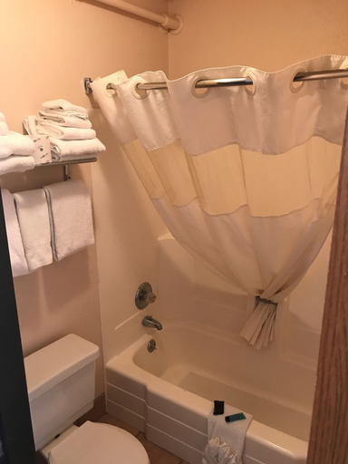 Bedroom 5, Super 8 by Wyndham Rapid City, Pennington