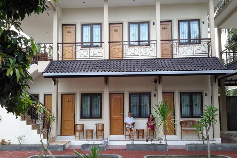 Exterior & Views 3, Whiterose Guesthouse by ZUZU (tutup permanen), Lombok