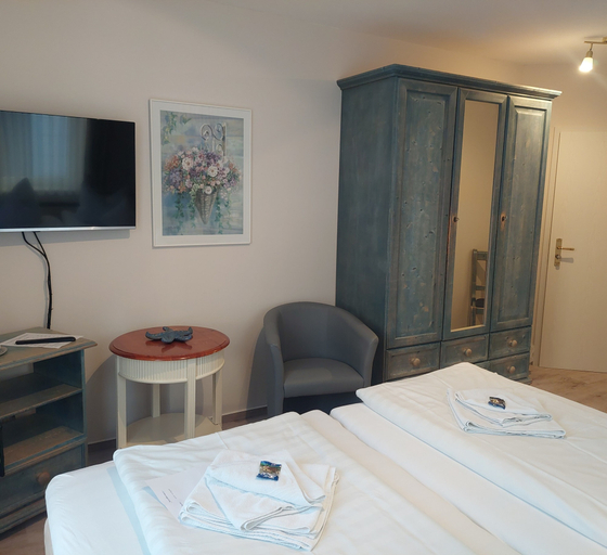 Bedroom 3, Hotel Villa Weststrand, Leer