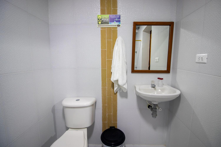 Bathroom, Hotel El Tesoro Sonson, Sonsón