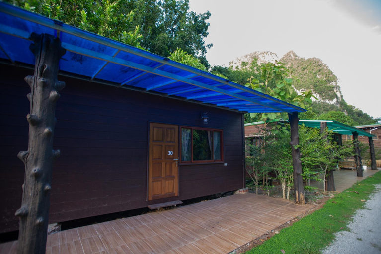 Exterior 10