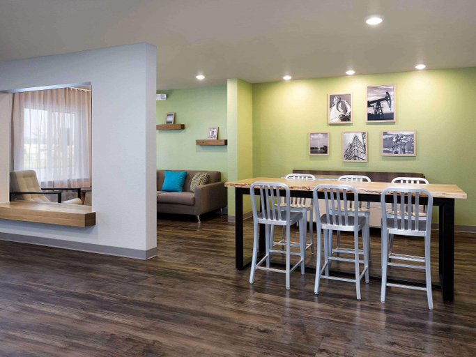 Public Area 2, WoodSpring Suites McKinney, Collin