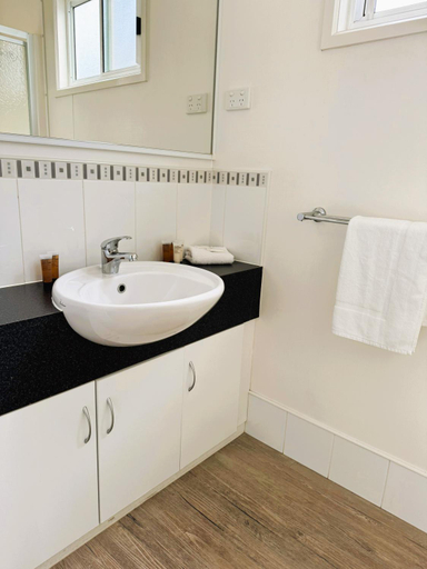 Bathroom 28