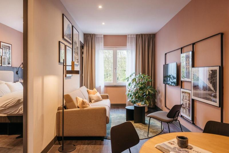 Bedroom 4, YAYS The Hague Willemspark by Numa, The Hague