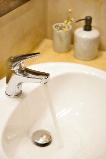 Bathroom 2, Onar Hydra, Attica