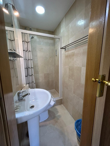 Bathroom 5, Hostal El Olivo, Granada