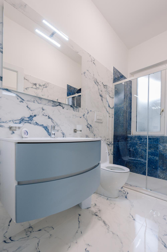 Bathroom 13