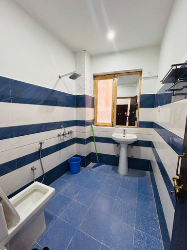 Bathroom 3, lawang residency, Leh