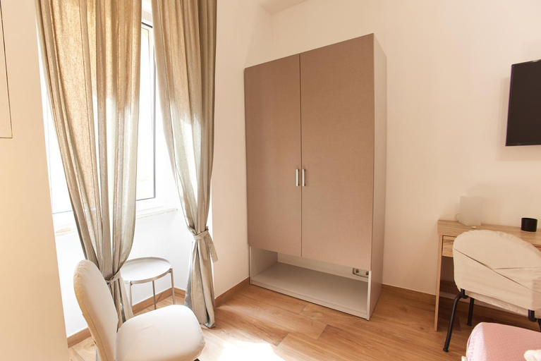 Others 5, Napodano Apartments - Roma, Rome