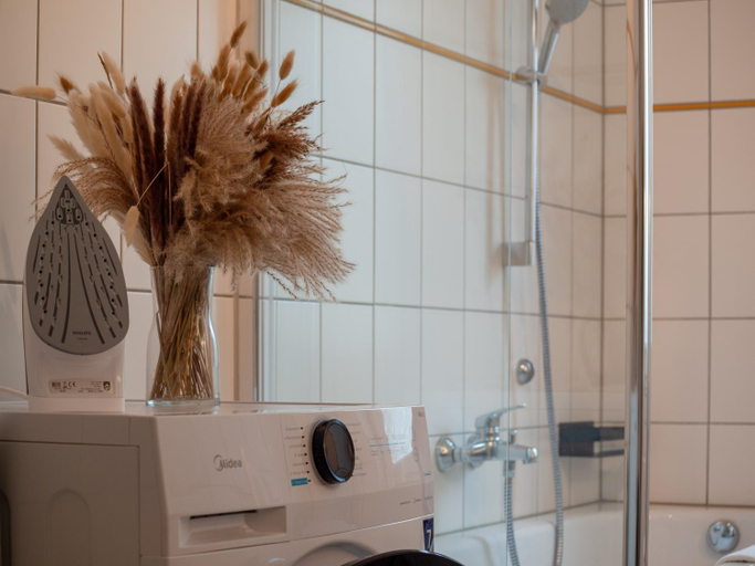 Others 5, RR - Apartments Kappel - 85qm - Lift - WIFI, Chemnitz
