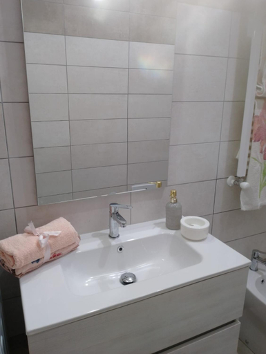 Bathroom 2, Casa Ester, Salerno