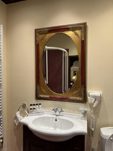 Bathroom 5, Santikos Mansion, Thessaly