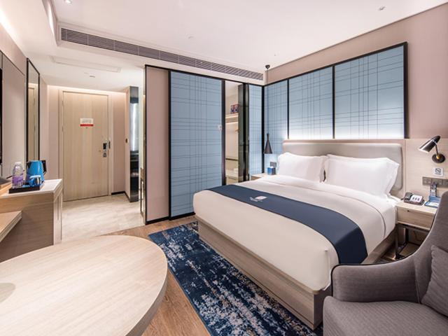 Bedroom 2, 宜尚酒店南宁金湖广场地铁站店, Nanning