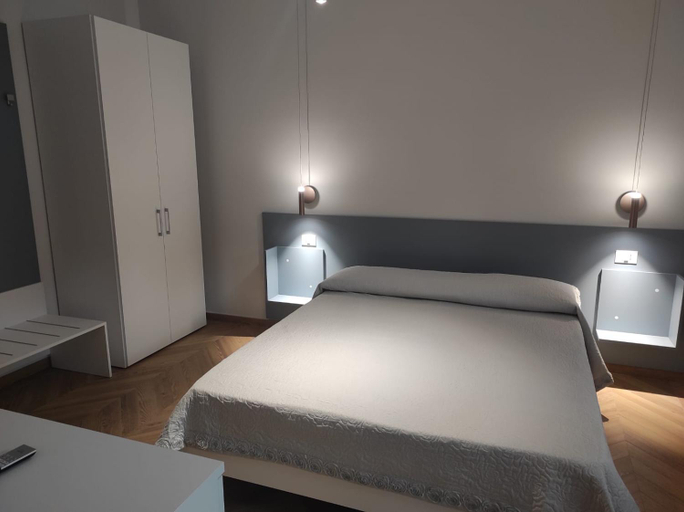 Others 5, B&B Clarentia, Chieti