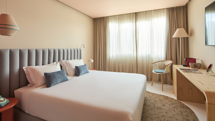 Hotel Indigo ALBUFEIRA by IHG - Tap to explore photos