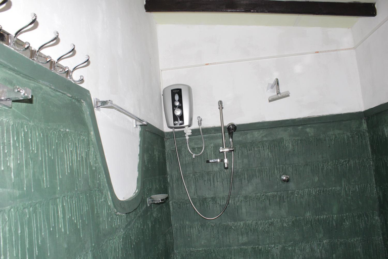 Bathroom 3, Freedom Home Stay, Dambulla