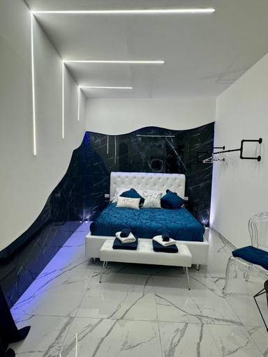 Bedroom 2, Onny's House, Bari