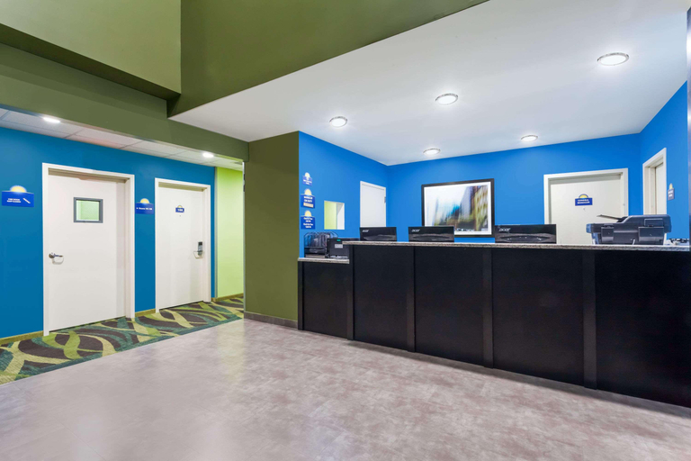 Public Area, Days Inn & Suites by Wyndham Jamaica JFK Airport, New York