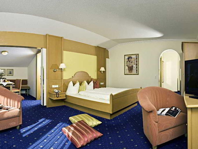 Bedroom 3, Kohlerhof - 4 Star Wellness & Active Hotel, Schwaz
