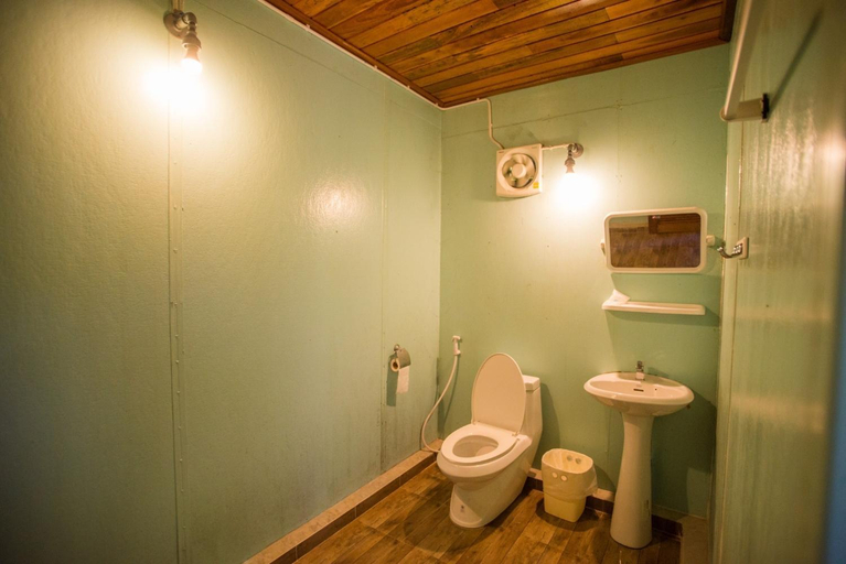 Bathroom 4