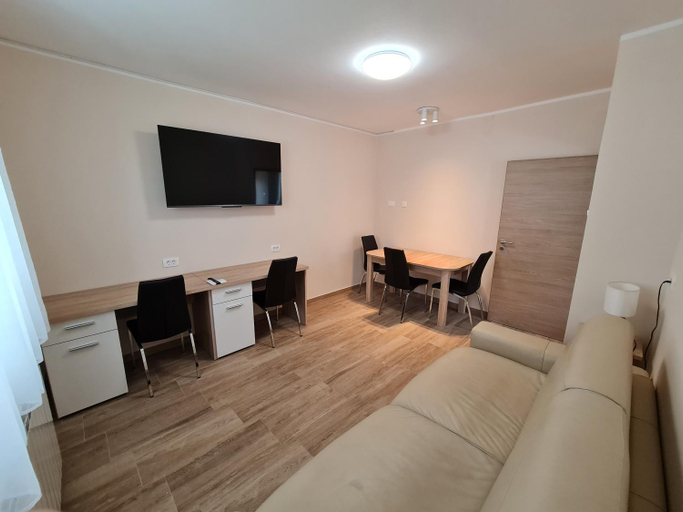 Others 4, Sunshine apartment 3, Piran